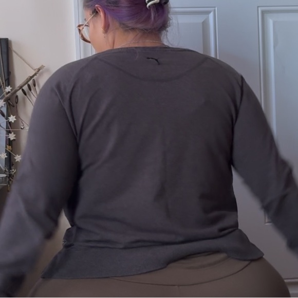 Gray Puma Classic Crew Neck Sweatshirt size XL NWOT - Picture 3 of 4